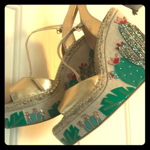 BEYOND cute Kate Spade ♠️ cactus wedges!!! 😱😱😱